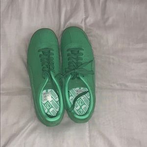 Green Pumas